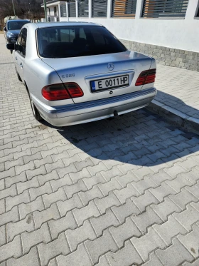 Mercedes-Benz E 320, снимка 3