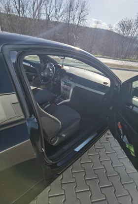 Opel Astra 1.9 GTC , снимка 12