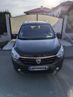     Dacia Lodgy 1.2i Laureate 