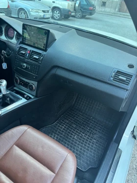Mercedes-Benz C 220, снимка 11