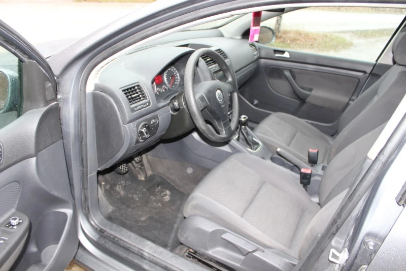 VW Golf 1.9TDI 90кс, снимка 9 - Автомобили и джипове - 47403422