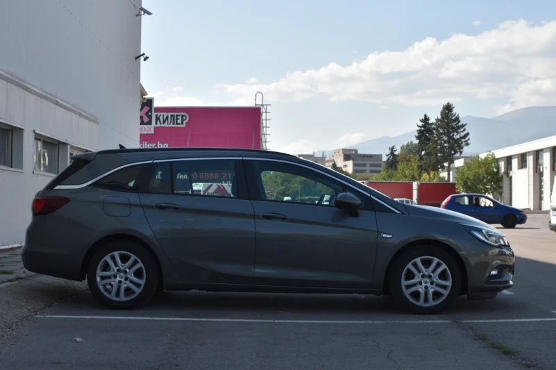 Opel Astra 1.6 CDTI , снимка 5 - Автомобили и джипове - 47329459