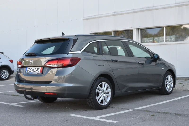 Opel Astra 1.6 CDTI , снимка 6 - Автомобили и джипове - 47329459