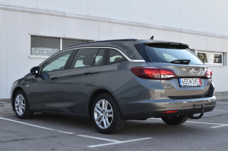 Opel Astra 1.6 CDTI , снимка 8 - Автомобили и джипове - 47329459