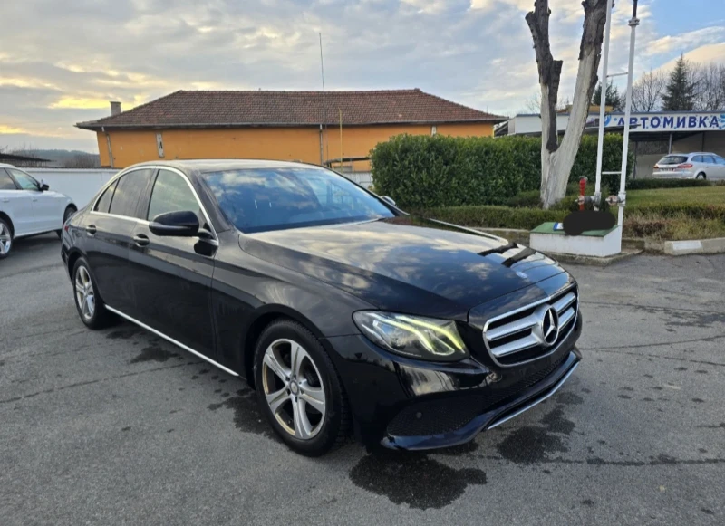 Mercedes-Benz E 220, снимка 1 - Автомобили и джипове - 48443404