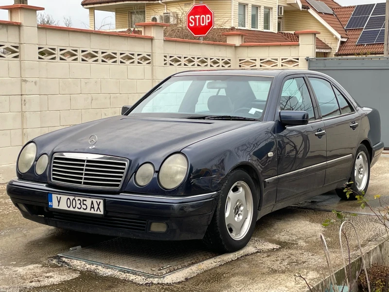 Mercedes-Benz E 250 TD Avantgarde, снимка 1 - Автомобили и джипове - 48539876