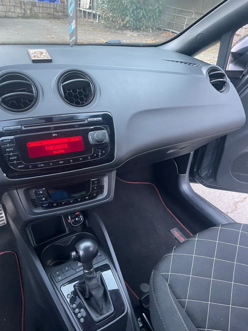 Seat Ibiza, снимка 7 - Автомобили и джипове - 48667387