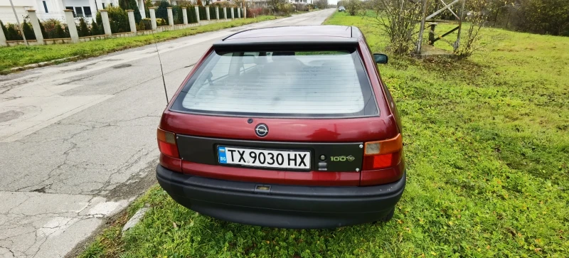 Opel Astra, снимка 1 - Автомобили и джипове - 49246372