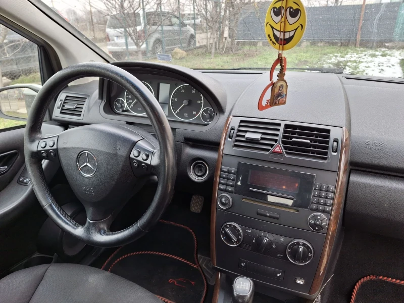 Mercedes-Benz A 180, снимка 5 - Автомобили и джипове - 49309815