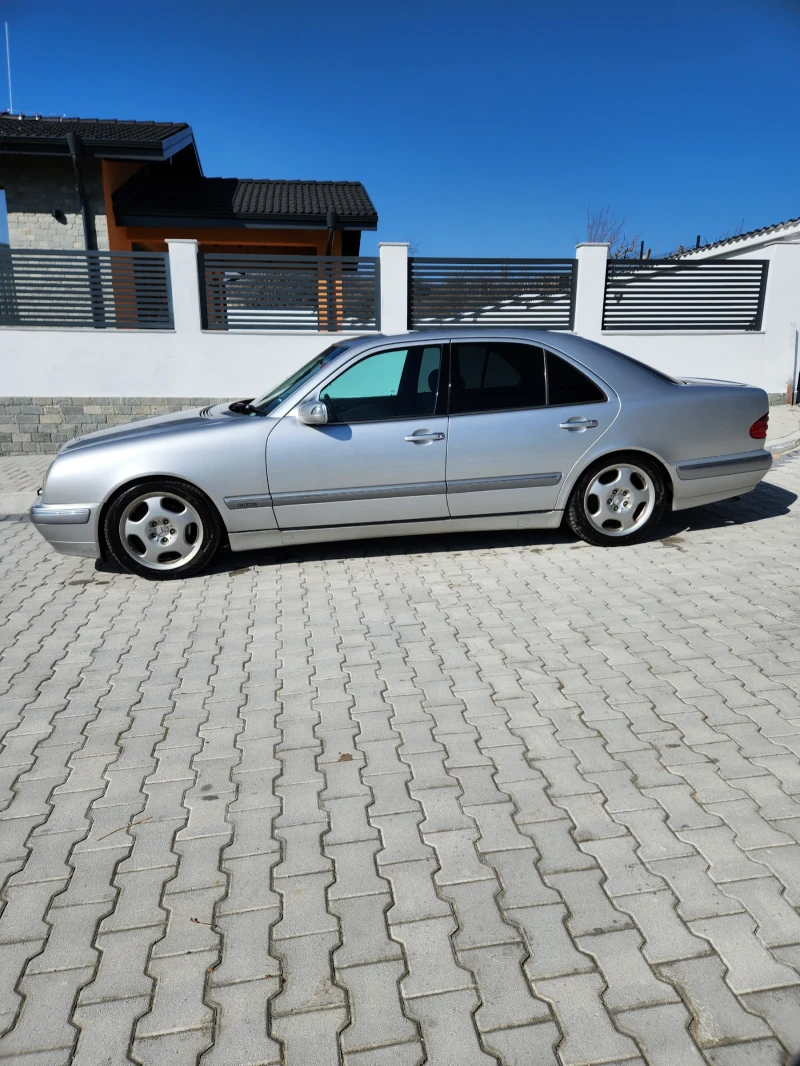 Mercedes-Benz E 320, снимка 4 - Автомобили и джипове - 51622382