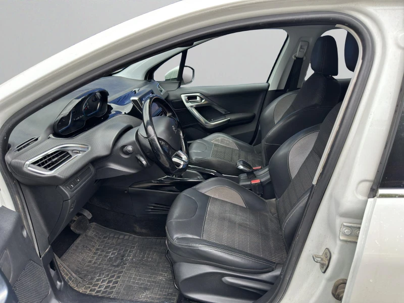 Peugeot 2008 1.2 PureTech Allure, снимка 9 - Автомобили и джипове - 51965760