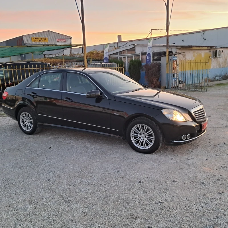 Mercedes-Benz E 220 Elegance, снимка 5 - Автомобили и джипове - 52324260