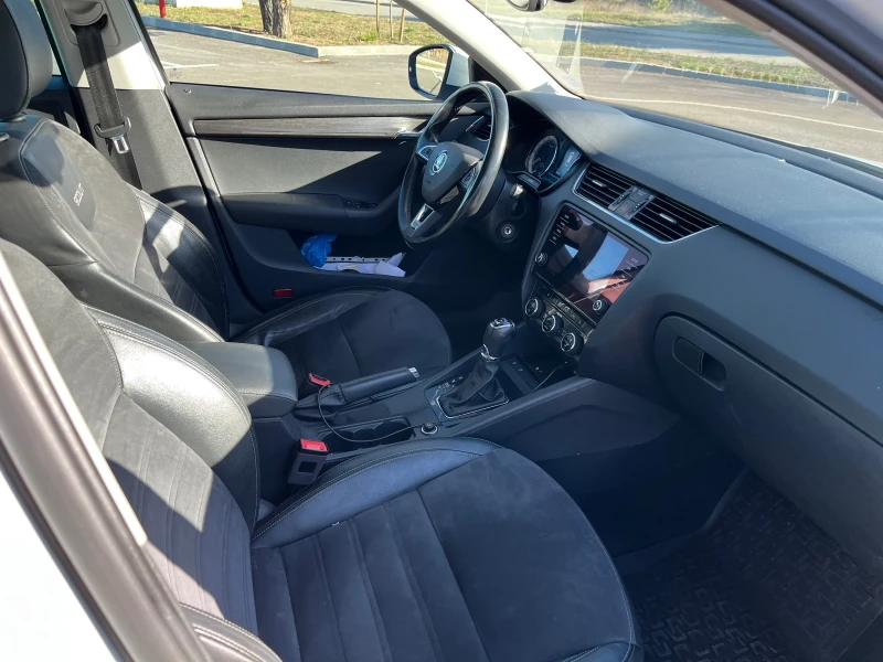 Skoda Octavia Skoda Octavia Scout 2.0 TDI DSG 4x4 СЕРВИЗНА ИСТ, снимка 10 - Автомобили и джипове - 52498432