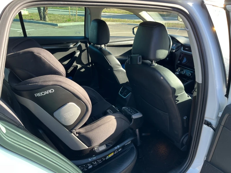 Skoda Octavia Skoda Octavia Scout 2.0 TDI DSG 4x4 СЕРВИЗНА ИСТ, снимка 11 - Автомобили и джипове - 52498432