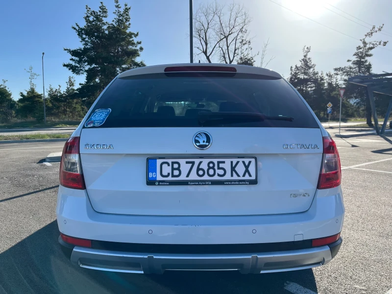 Skoda Octavia Skoda Octavia Scout 2.0 TDI DSG 4x4 СЕРВИЗНА ИСТ, снимка 6 - Автомобили и джипове - 52498432