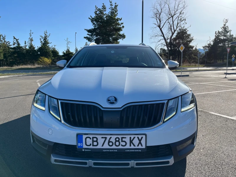 Skoda Octavia Skoda Octavia Scout 2.0 TDI DSG 4x4 СЕРВИЗНА ИСТ, снимка 3 - Автомобили и джипове - 52498432