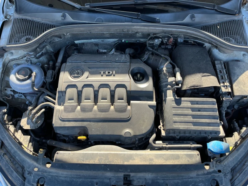 Skoda Octavia Skoda Octavia Scout 2.0 TDI DSG 4x4 СЕРВИЗНА ИСТ, снимка 14 - Автомобили и джипове - 52498432
