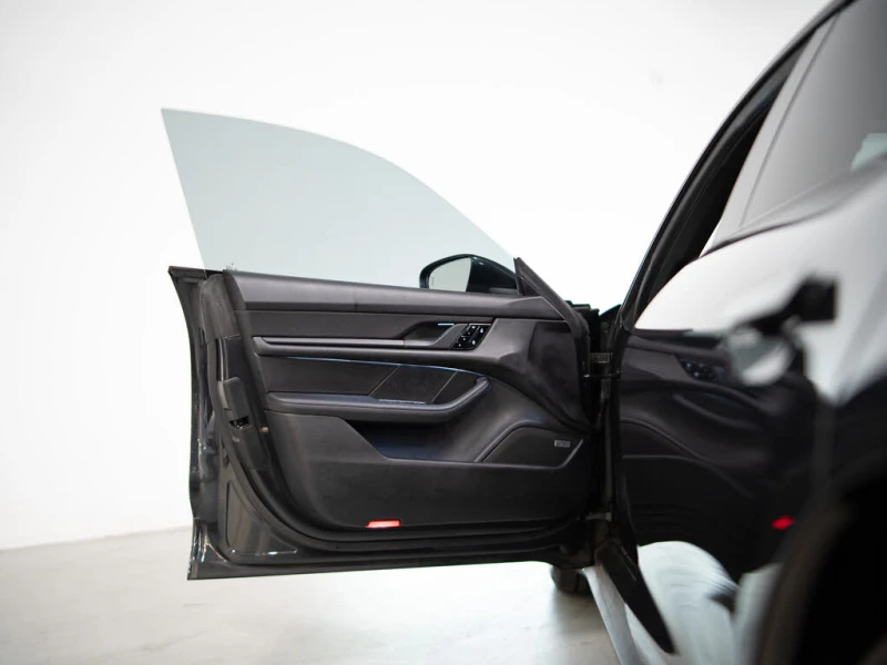 Porsche Taycan 4S* PARK ASSIST* ОБДУХВАНЕ* КАМЕРА* ПАНОРАМА* BOSE, снимка 14 - Автомобили и джипове - 52936613