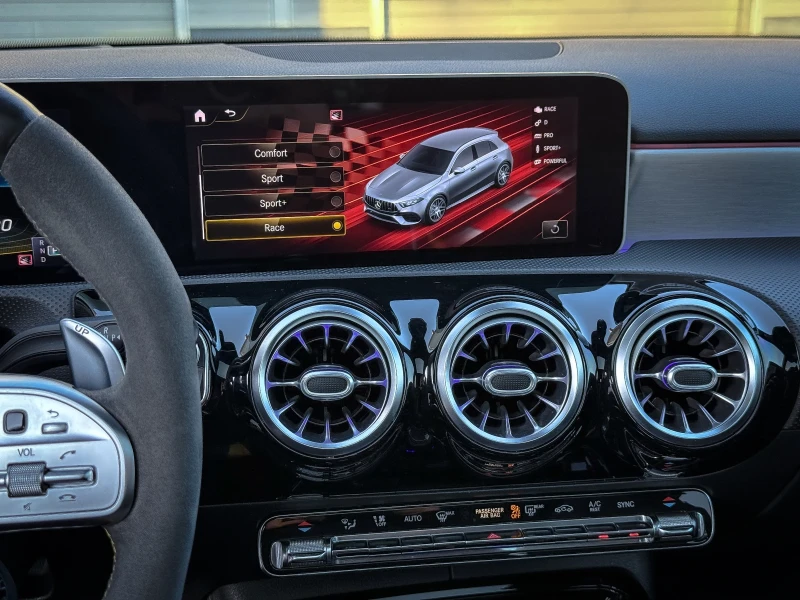 Mercedes-Benz A45 AMG s* 4M* PANO* BUCKETSEATS* FULL* ЛИЗИНГ, снимка 9 - Автомобили и джипове - 52940069