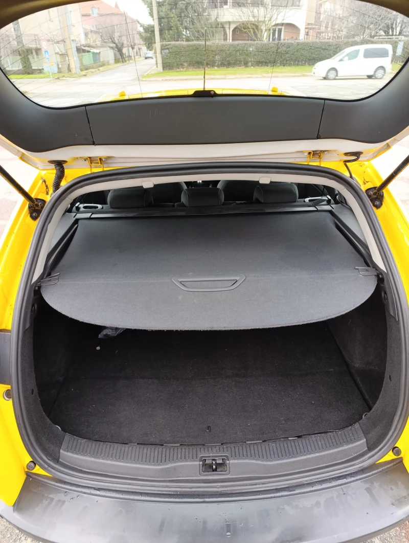 Renault Megane 1.5 DCI, снимка 14 - Автомобили и джипове - 53133314