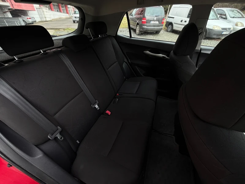 Toyota Auris 1.4 D4D, снимка 12 - Автомобили и джипове - 53234280