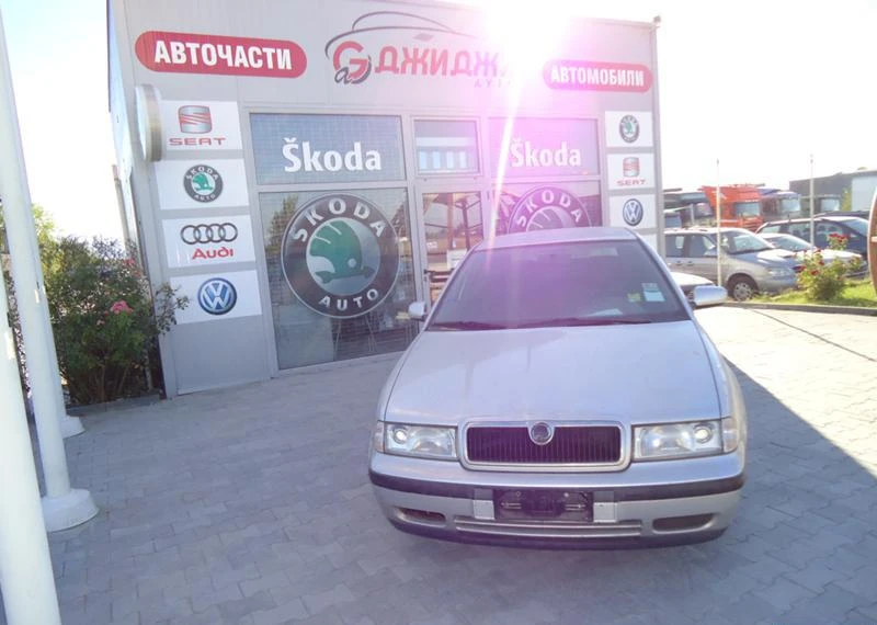 Skoda Octavia 1.9TDI 105 1.6 I, снимка 10 - Автомобили и джипове - 4020514