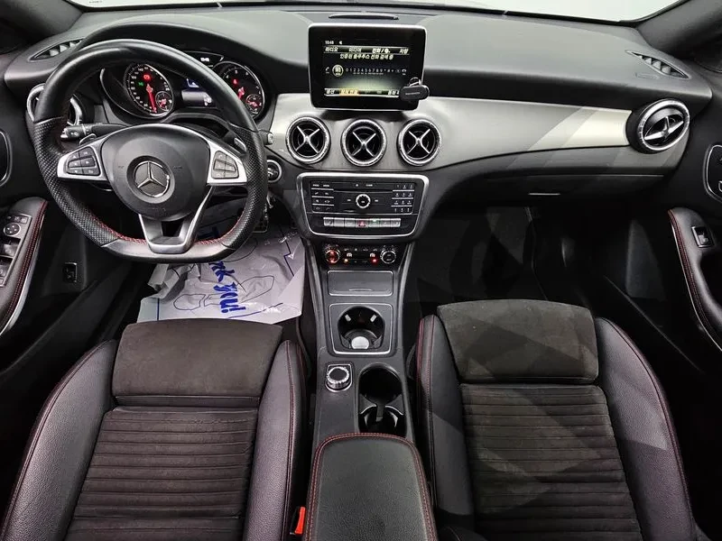 Mercedes-Benz CLA 220 Amg Line, снимка 7 - Автомобили и джипове - 55349348