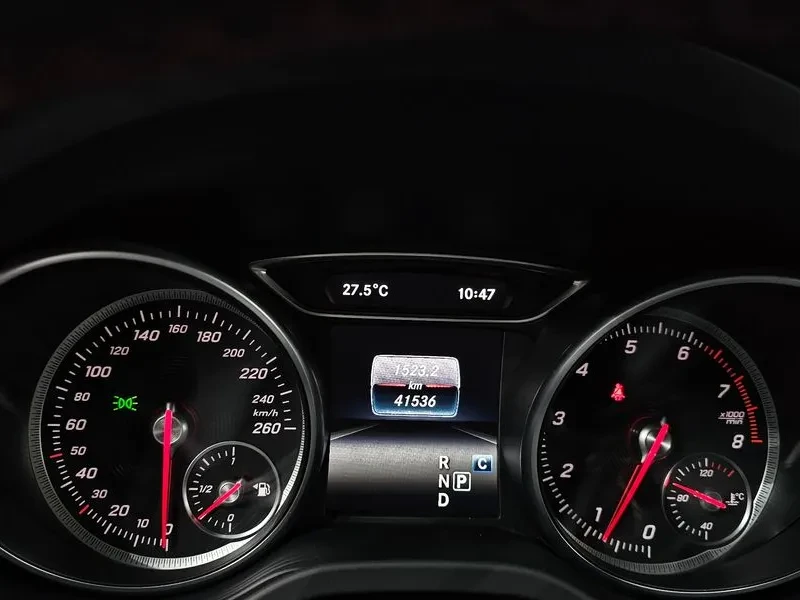 Mercedes-Benz CLA 220 Amg Line, снимка 8 - Автомобили и джипове - 55349348