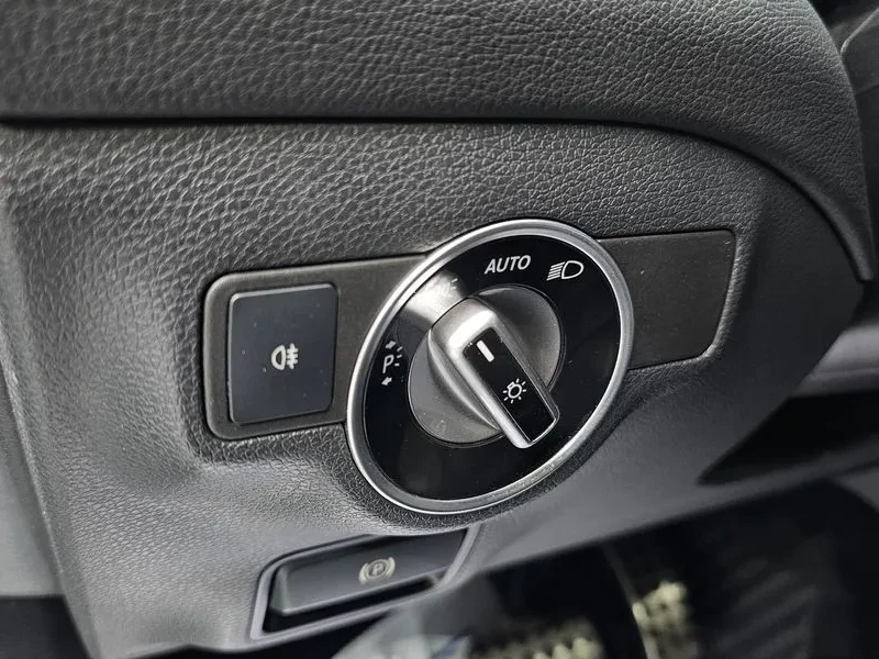 Mercedes-Benz CLA 220 Amg Line, снимка 17 - Автомобили и джипове - 55349348