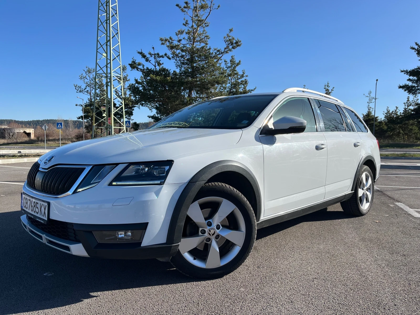 Skoda Octavia Skoda Octavia Scout 2.0 TDI DSG 4x4 СЕРВИЗНА ИСТ, снимка 1