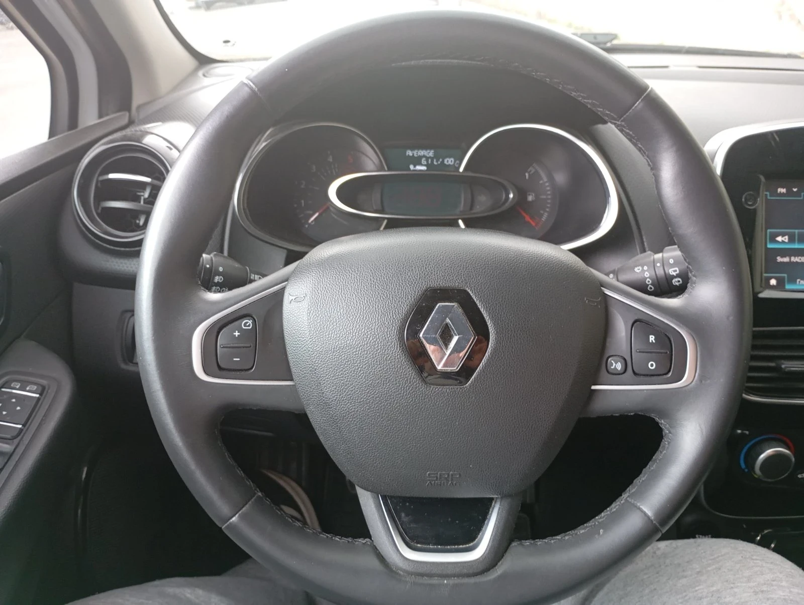 Renault Clio 1.5 - изображение 9