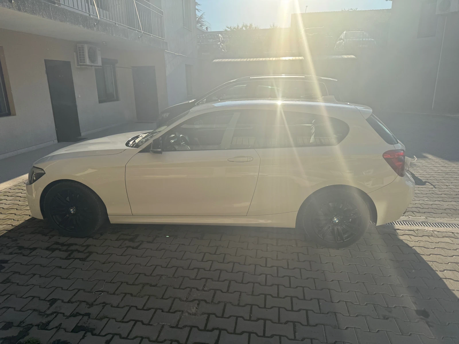 BMW 120 D M//AUTOMAT//NAVI//KEYLESS - изображение 6