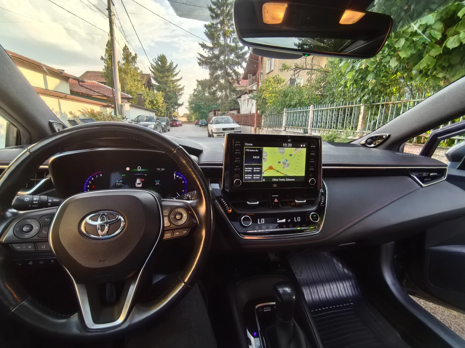 Toyota Corolla Luxury Pano Roof - изображение 5