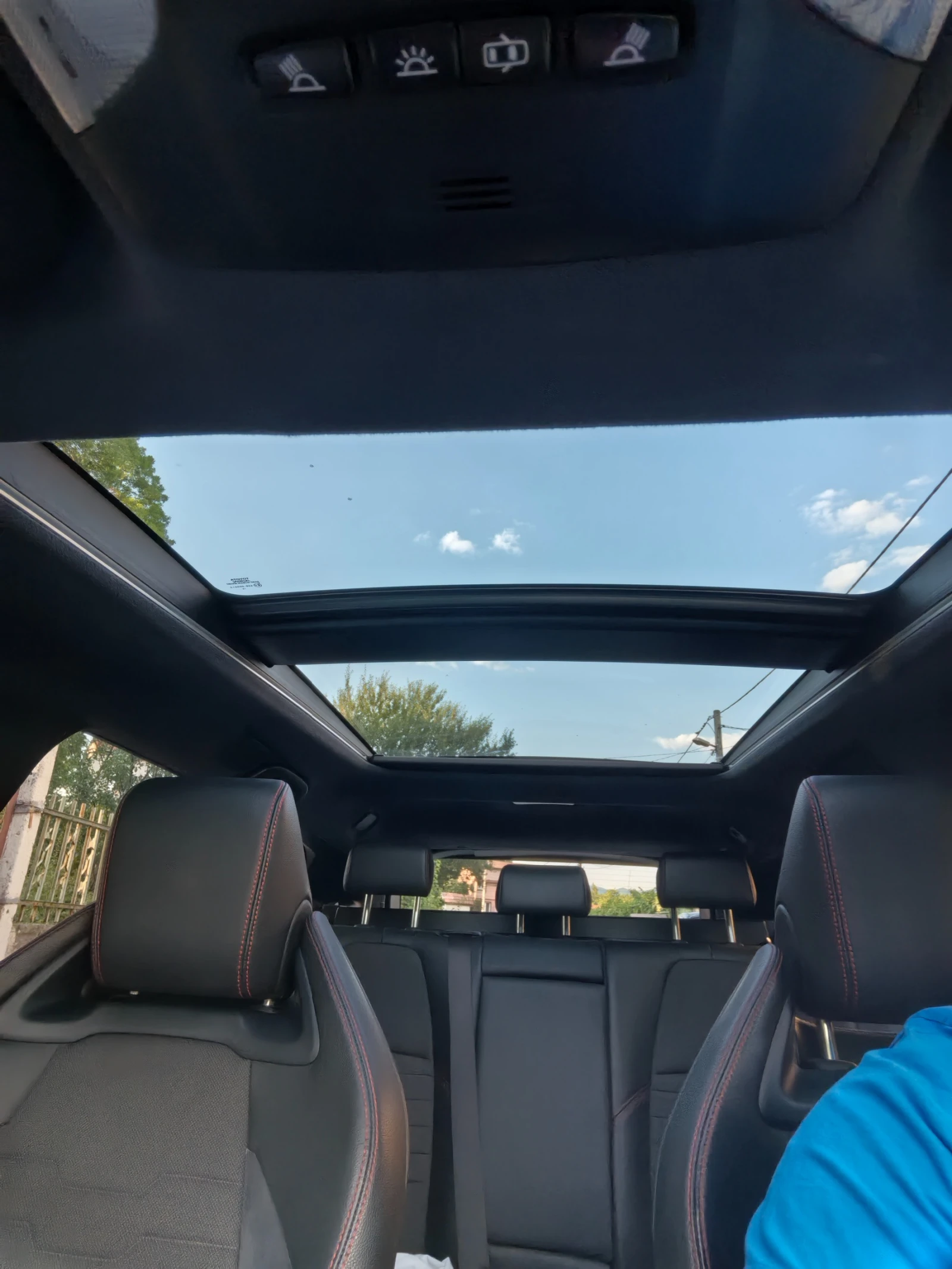 Toyota Corolla Luxury Pano Roof - изображение 8