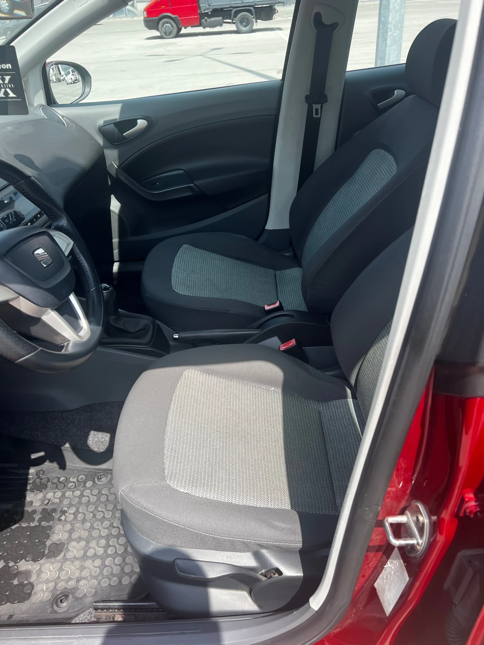 Seat Ibiza  - изображение 9