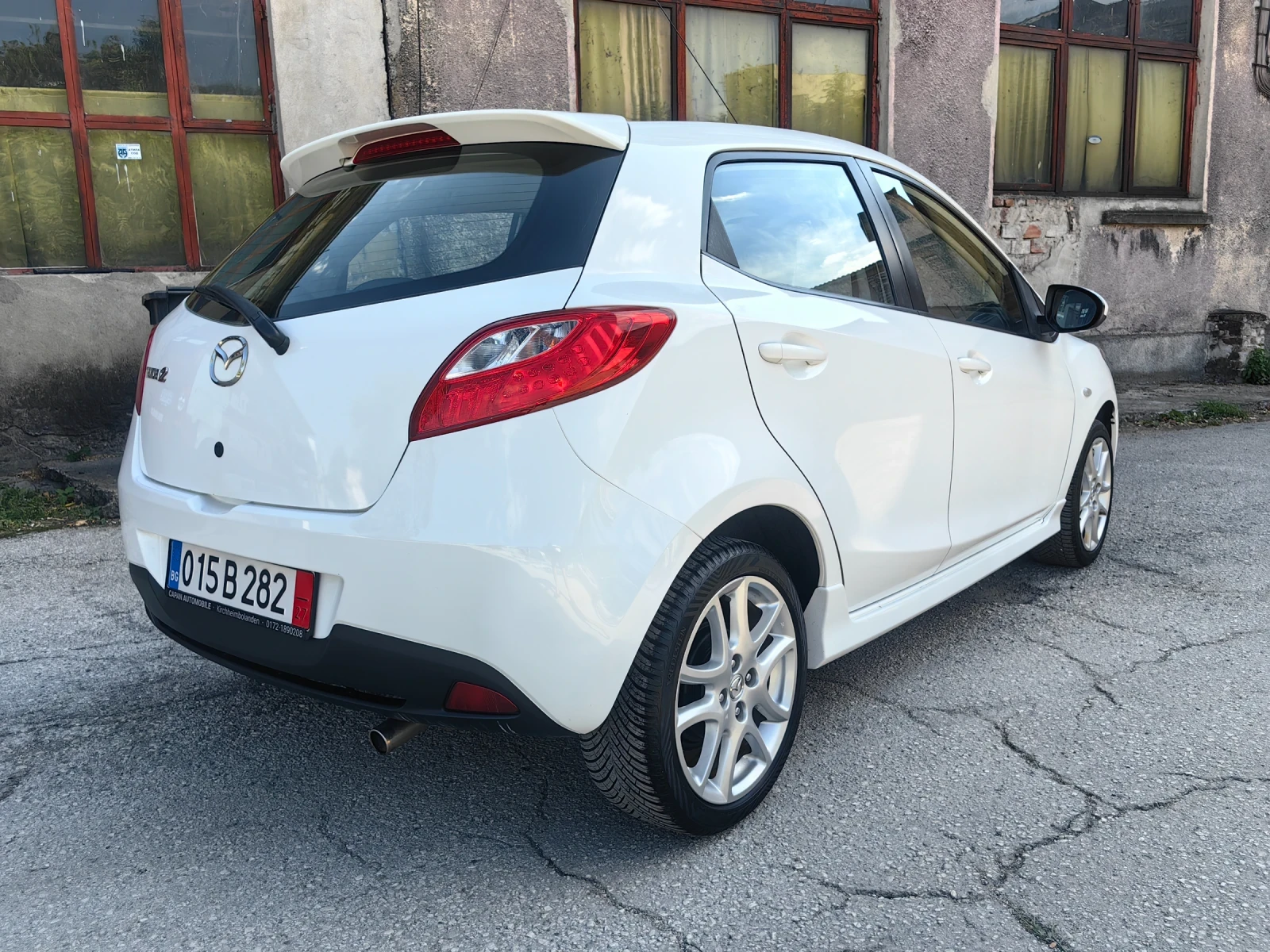 Mazda 2 SPORT 1.5 бензин 102 кс , Facelift, всички екстри - изображение 4