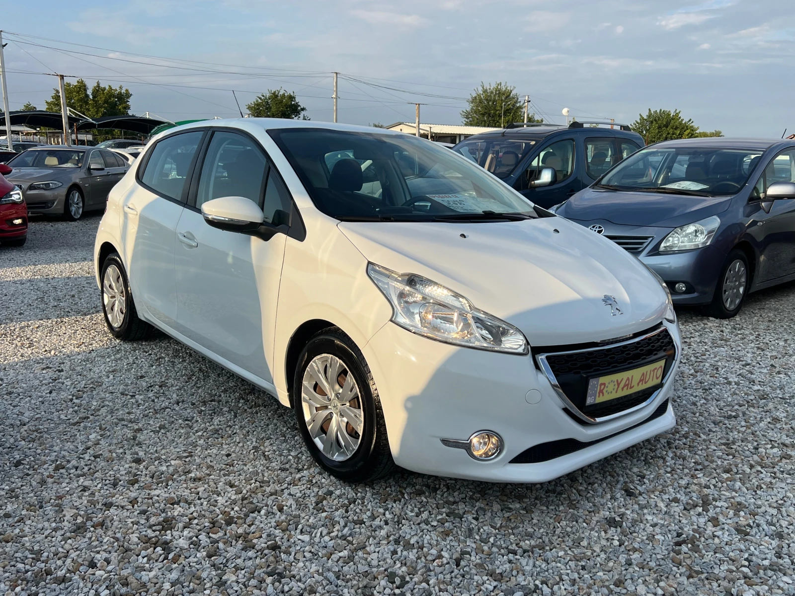 Peugeot 208 ЛИЗИНГ-КЛИМА-НАВИ - изображение 3