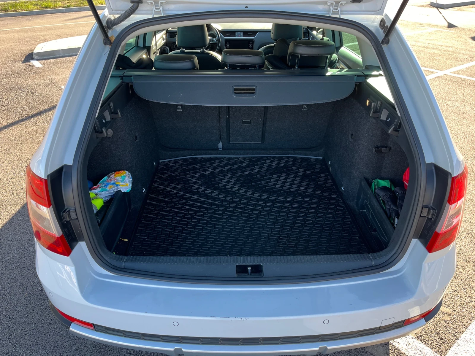 Skoda Octavia Skoda Octavia Scout 2.0 TDI DSG 4x4 СЕРВИЗНА ИСТ - изображение 7