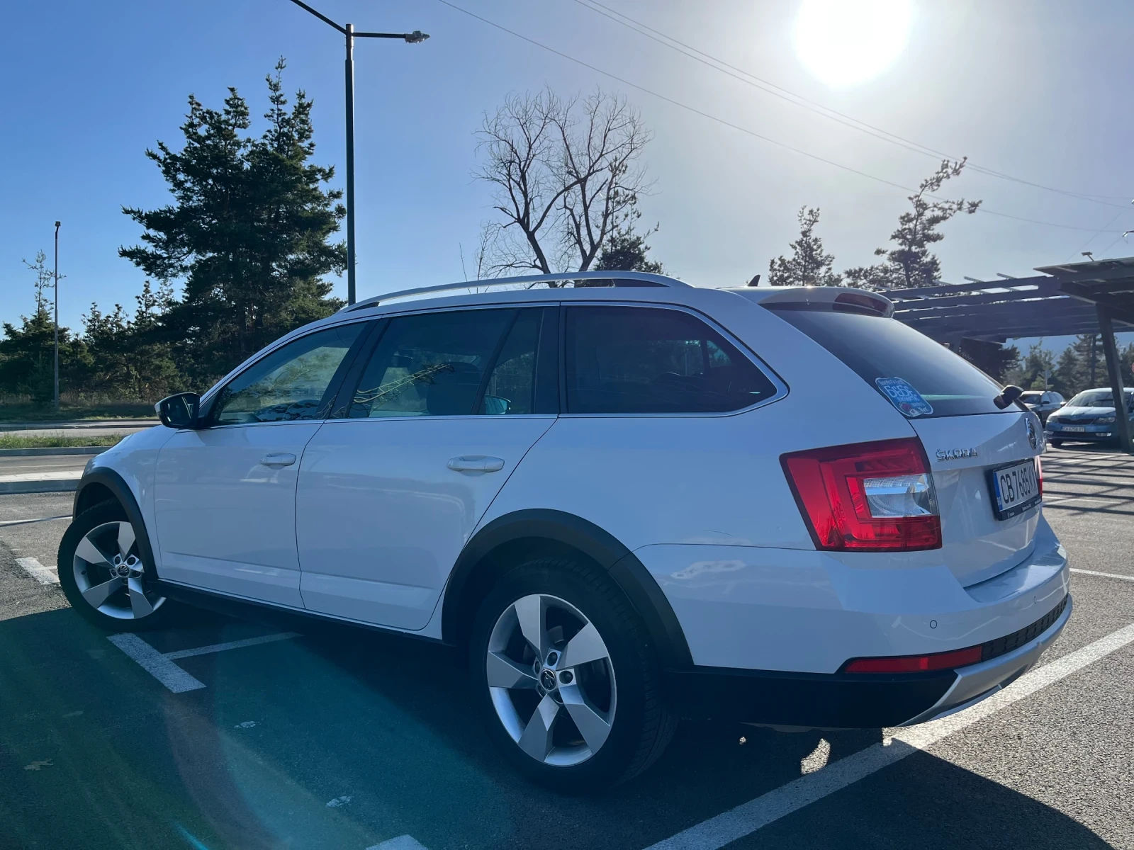 Skoda Octavia Skoda Octavia Scout 2.0 TDI DSG 4x4 СЕРВИЗНА ИСТ - изображение 4