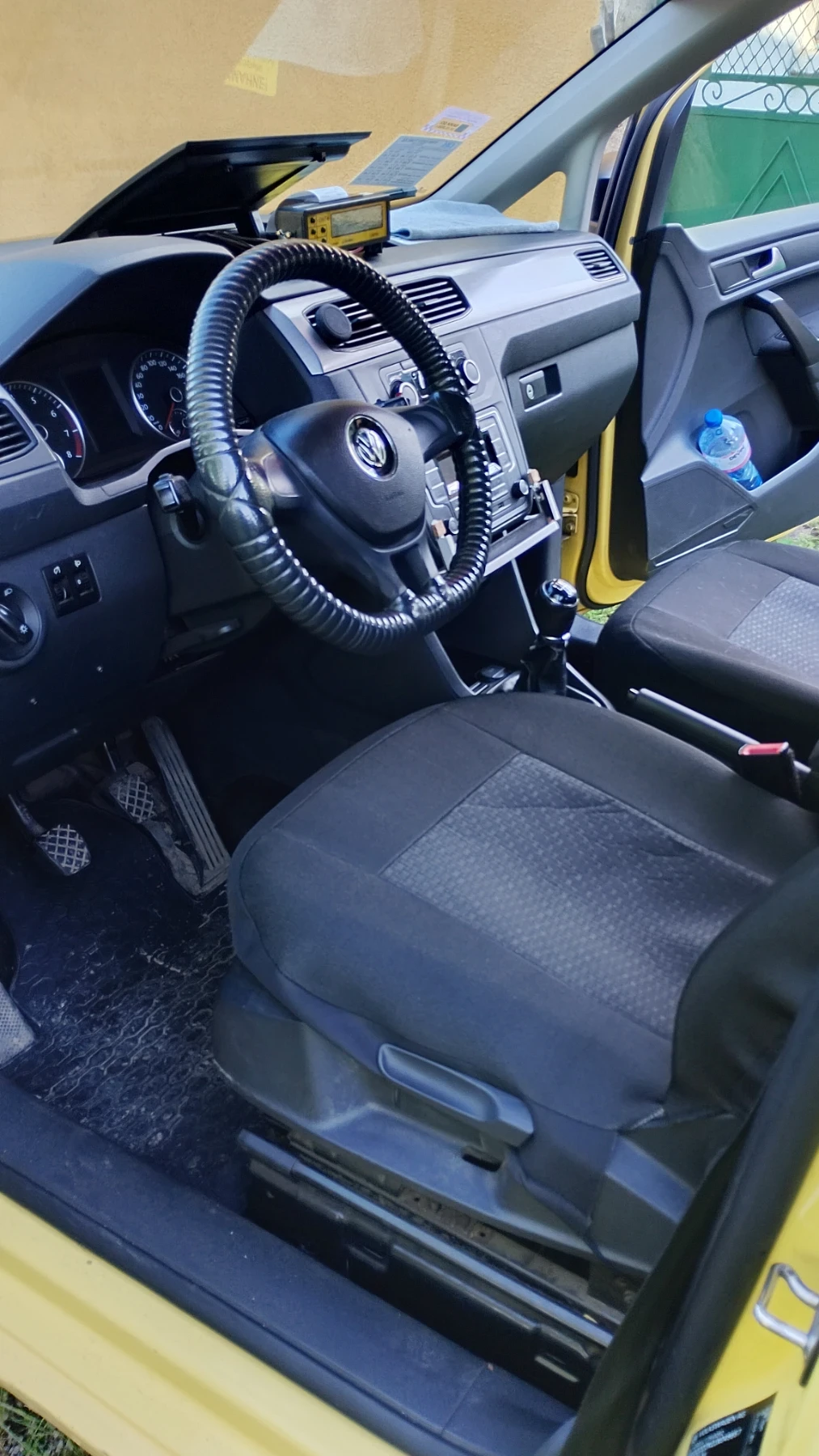 VW Caddy, снимка 10 - Автомобили и джипове - 54759677
