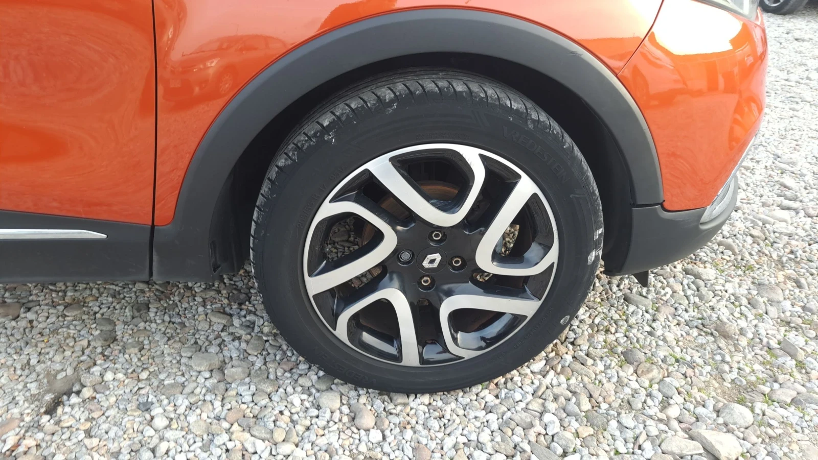 Renault Captur TCE, снимка 14 - Автомобили и джипове - 53972818