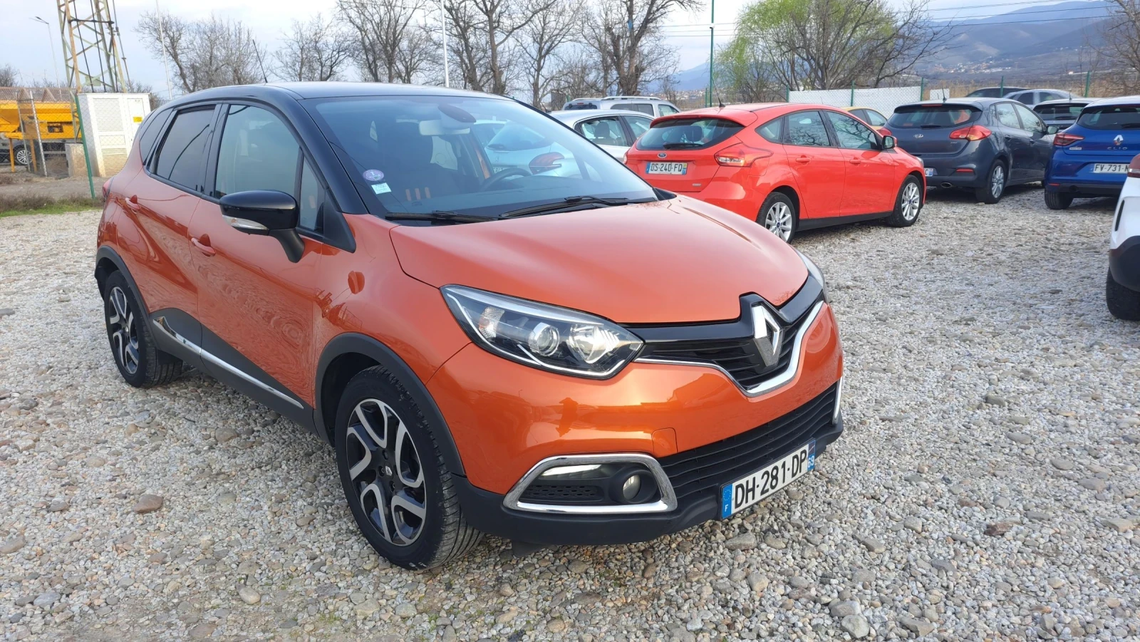 Renault Captur TCE, снимка 8 - Автомобили и джипове - 53972818