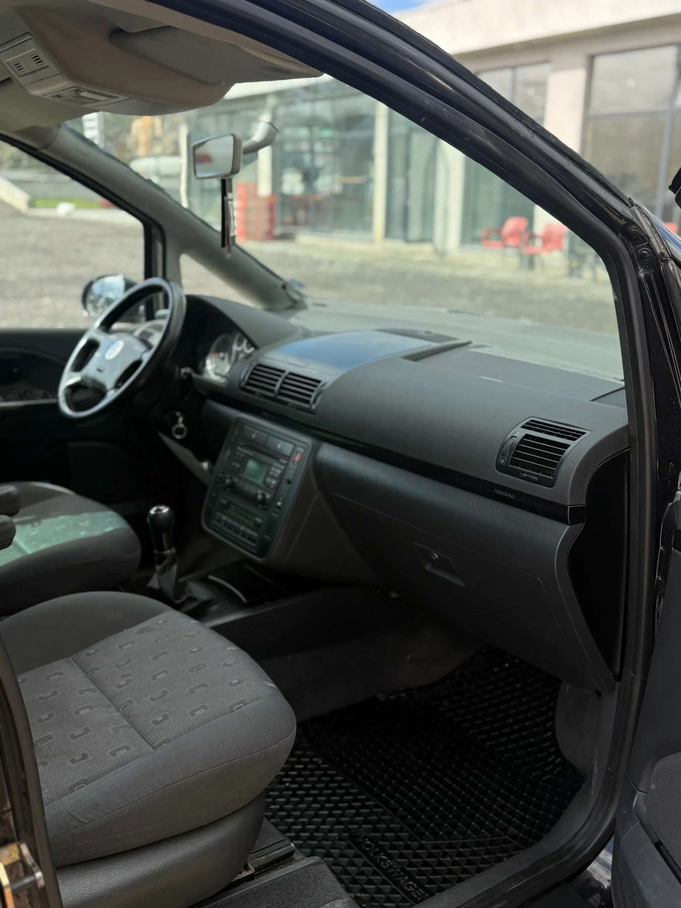 VW Sharan 1.9TDI 131к.с., снимка 5 - Автомобили и джипове - 54082916