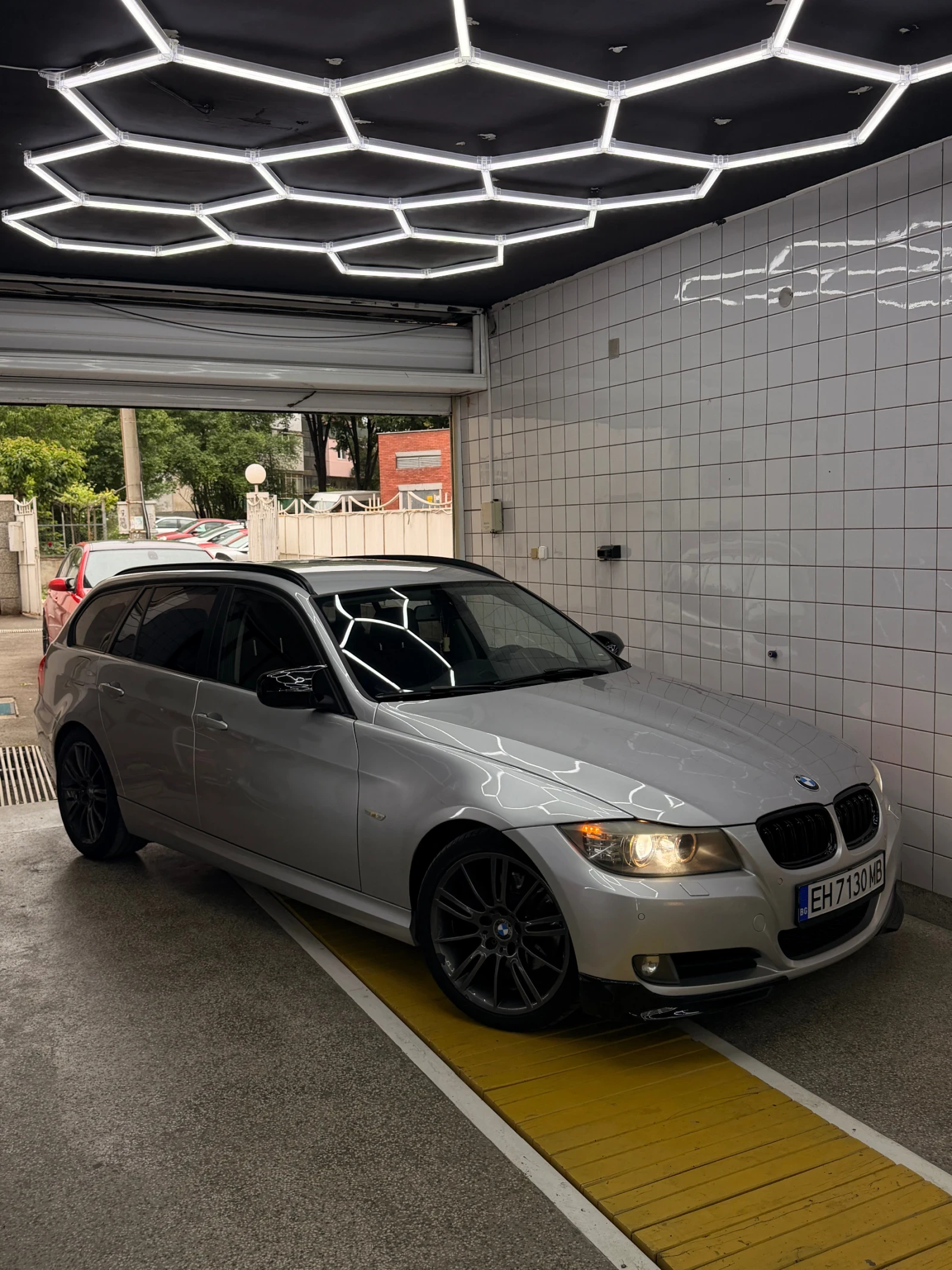 BMW 320, снимка 2 - Автомобили и джипове - 54575022