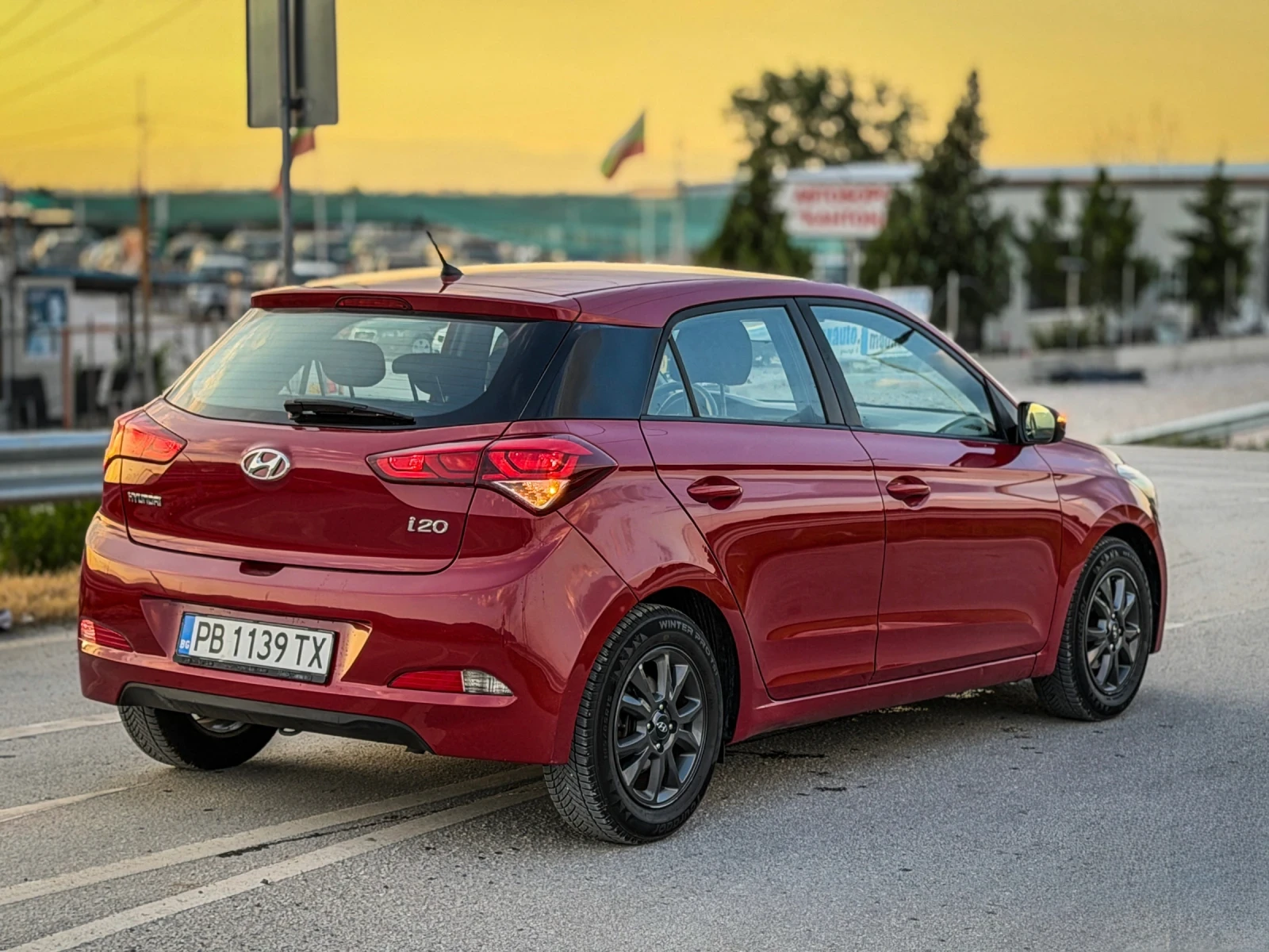 Hyundai I20 1.2i::ПЪРВИ СОБСТВЕНИК::, снимка 4 - Автомобили и джипове - 54683387
