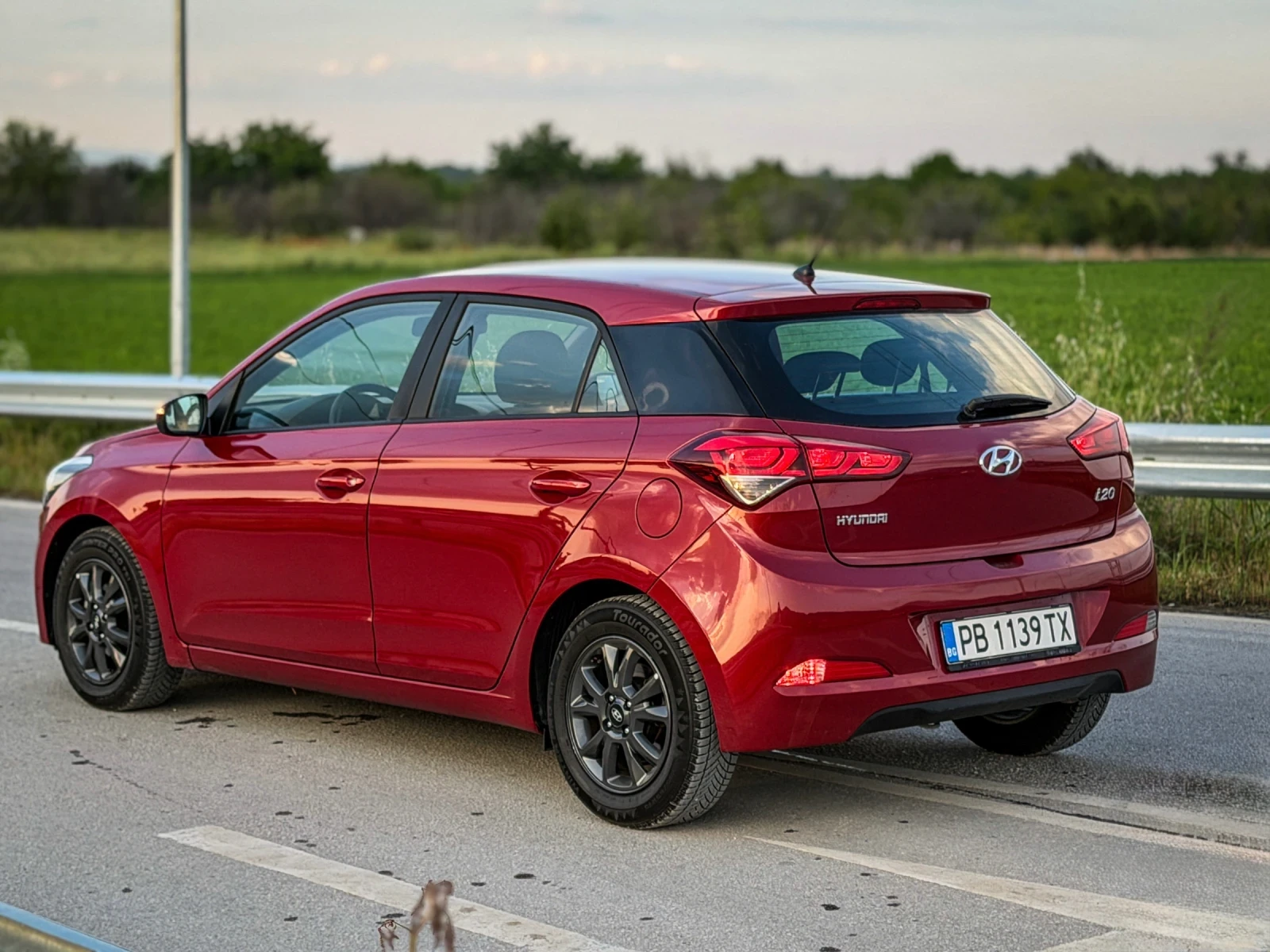 Hyundai I20 1.2i::ПЪРВИ СОБСТВЕНИК::, снимка 5 - Автомобили и джипове - 54683387