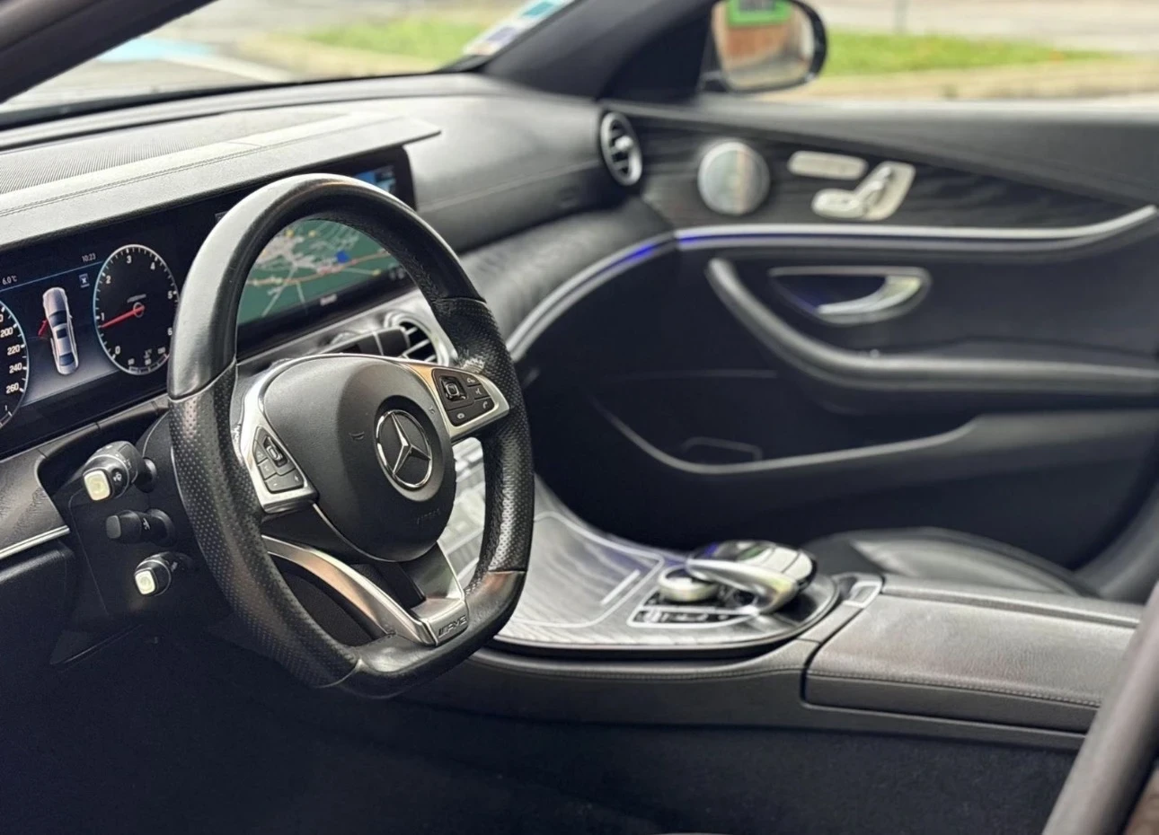 Mercedes-Benz E 220 654/150hp 9G AMG Line, снимка 4 - Автомобили и джипове - 54908584