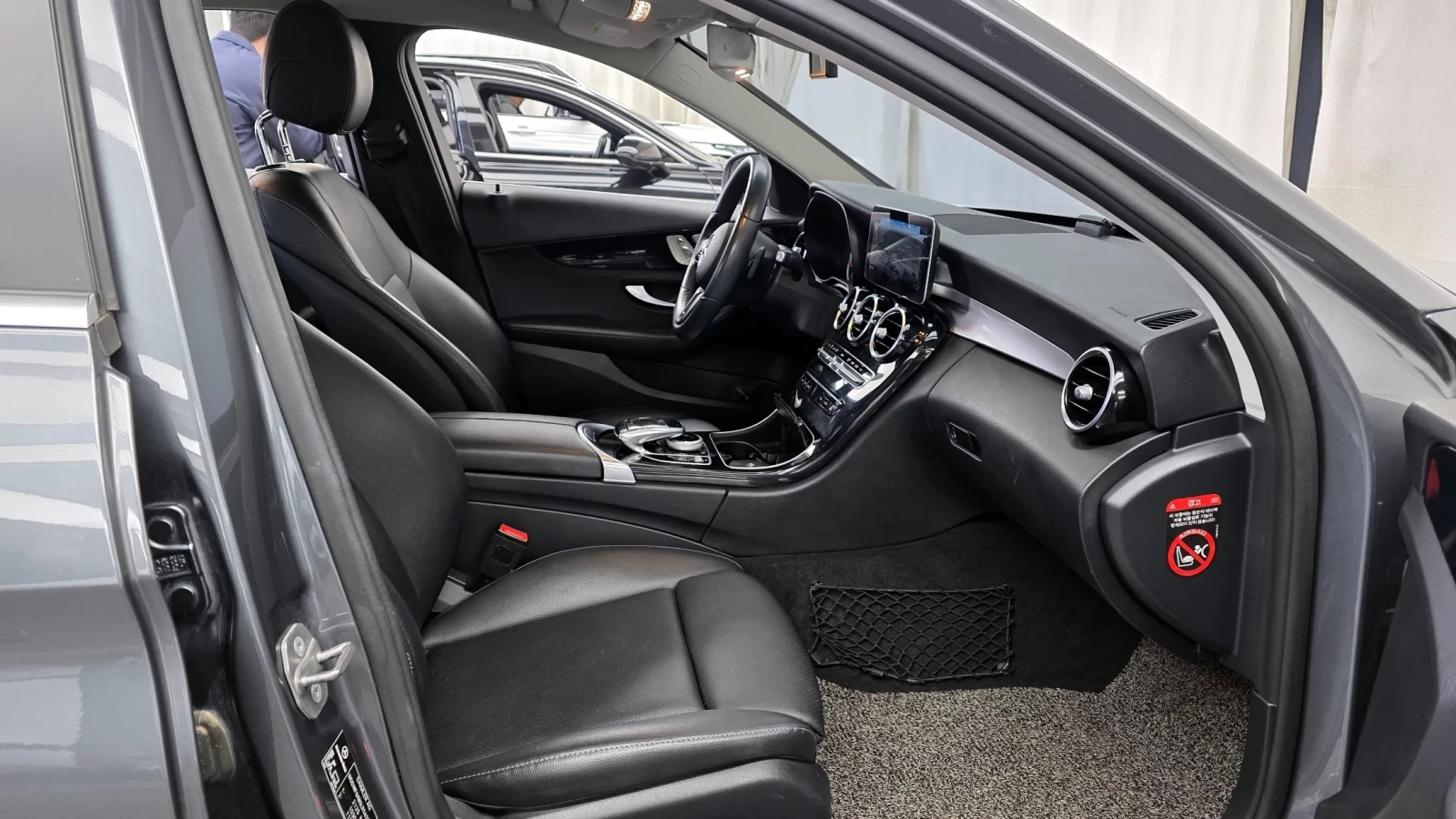 Mercedes-Benz C 200 2.0 Distronic, Подгрев, Navi, Памет на седалките, снимка 6 - Автомобили и джипове - 54924972