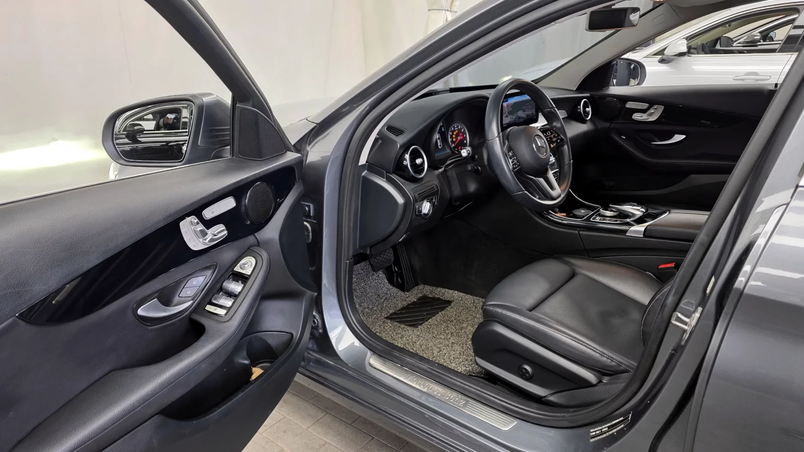 Mercedes-Benz C 200 2.0 Distronic, Подгрев, Navi, Памет на седалките, снимка 5 - Автомобили и джипове - 54924972
