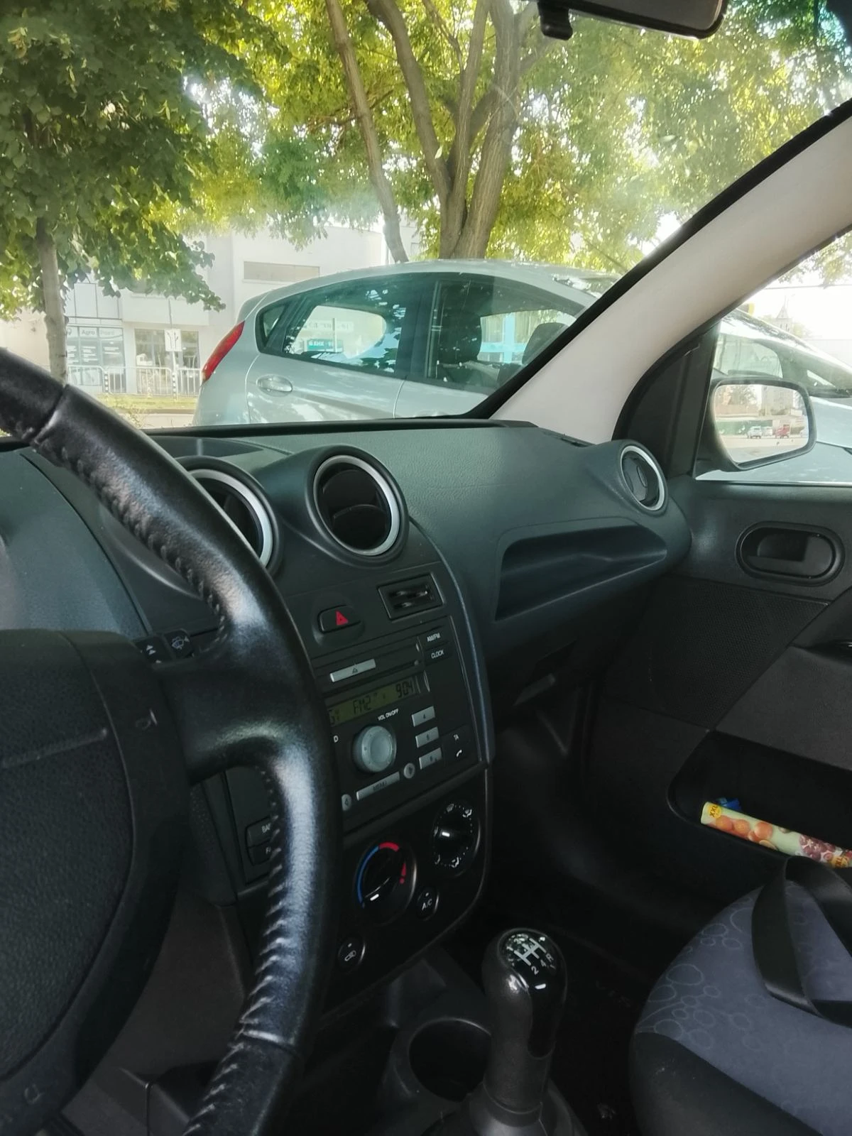 Ford Fiesta 1.4, снимка 11 - Автомобили и джипове - 55448180